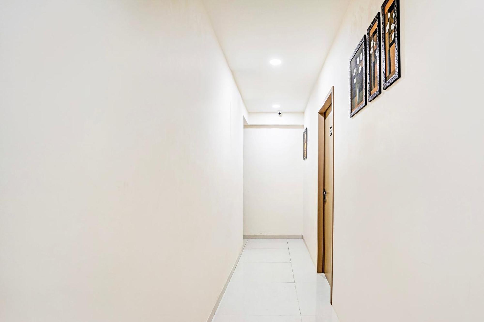 Super Collection O Vesu Surat Formerly Hotel Signature מראה חיצוני תמונה