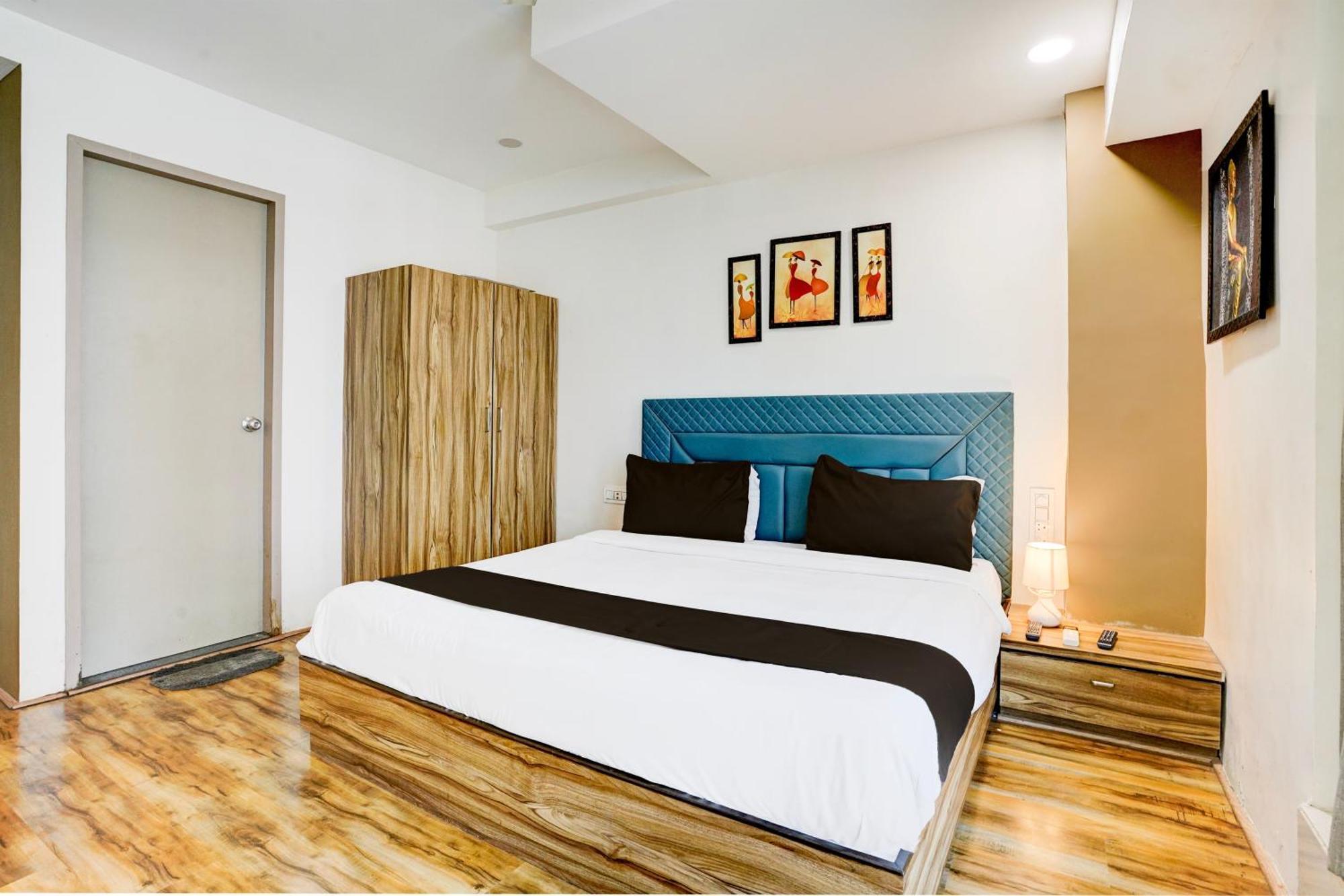Super Collection O Vesu Surat Formerly Hotel Signature מראה חיצוני תמונה