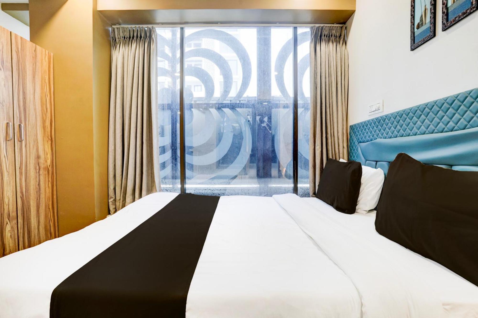 Super Collection O Vesu Surat Formerly Hotel Signature מראה חיצוני תמונה