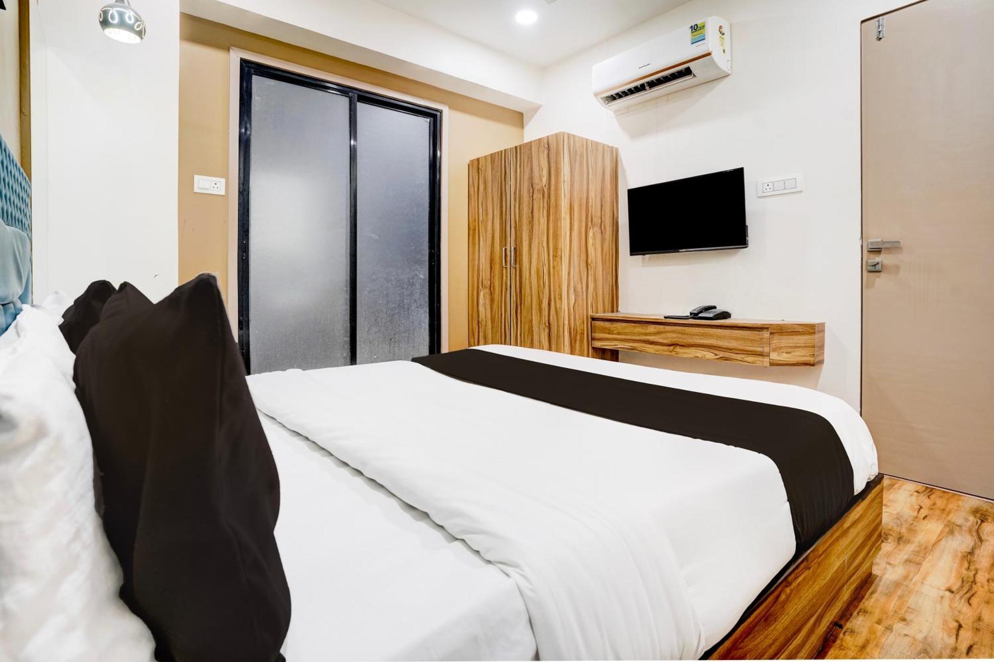 Super Collection O Vesu Surat Formerly Hotel Signature מראה חיצוני תמונה